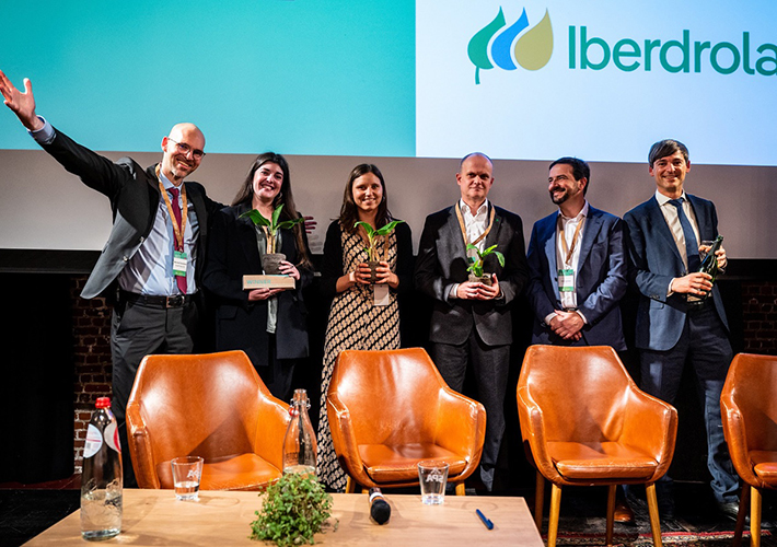 foto noticia La primera comunidad solar en España para un pueblo, impulsada por Iberdrola, es reconocida como mejor iniciativa de sostenibilidad de Europa.